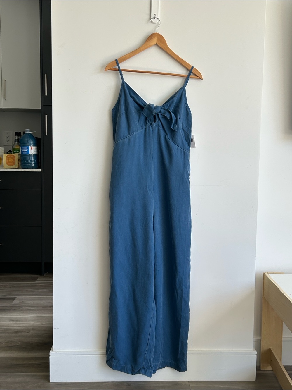 NWT Old Navy Blue Chambray Tie Front Wide Leg Tie-Front Jumpsuit 100% Tencel - Picture 2 of 9